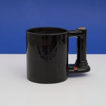 Retro Arcade – Hőre változó gamer bögre joystick fogantyúval (600 ml)