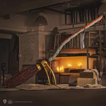 Harry Potter Firebolt - Tűzvillám seprű – Limitált kiadású replika, 165 cm
