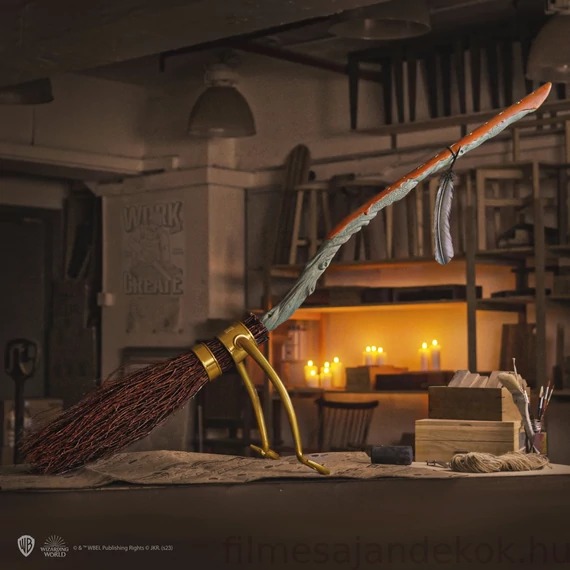 Harry Potter Firebolt - Tűzvillám seprű – Limitált kiadású replika, 165 cm