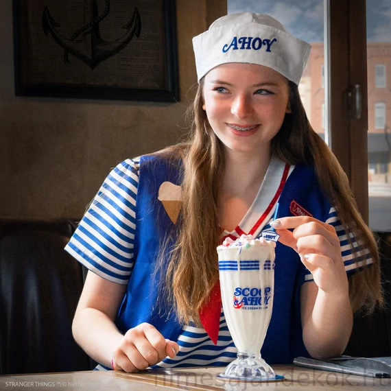 Stranger Things – Scoops Ahoy Milkshake pohár szett