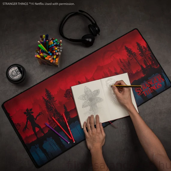 Stranger Things - Upside Down XL méretű egérpad